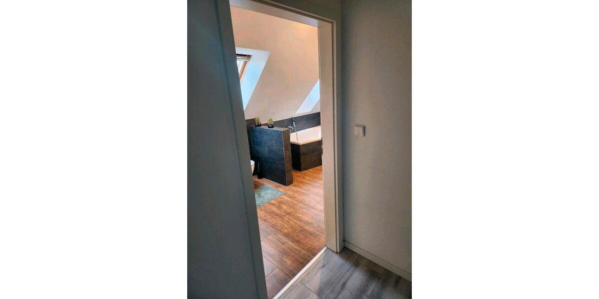 Dachgeschoßwohnung Dortmund Brackel - 3.5 Zimmer, 95 m&sup2;, 1.300&euro; | Angebot:26432429