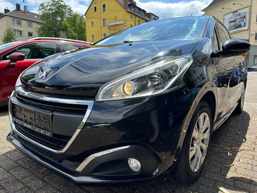 Peugeot 208 77.000 km 2.900 € Essen 45145