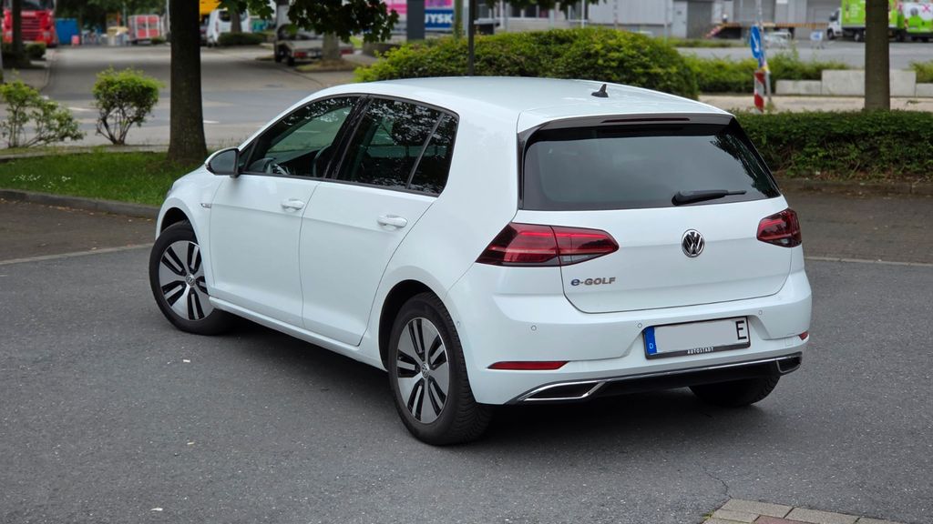 VW Golf 64.000 km 15.900 &euro; Essen 45357