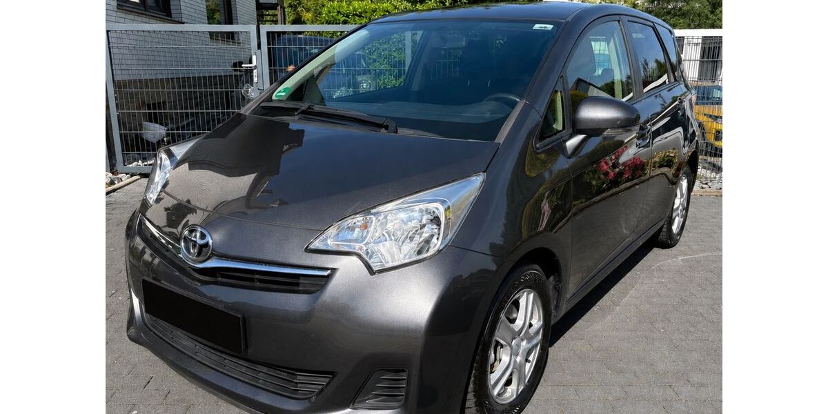 Toyota Verso-S 60.000 km 8.199 &euro; Schwerte 58239