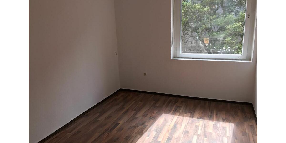 3 Schlafzimmer 1 Wohnzimmer 1 Kü. Bad Korr. Keller 86 4.5 zimmer