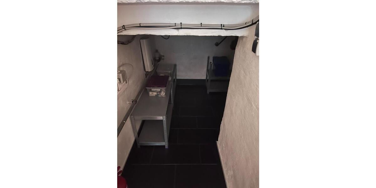 Reihenmittelhaus -modernisiert, gemütlich, mit Garten und Garagen 3.5 zimmer