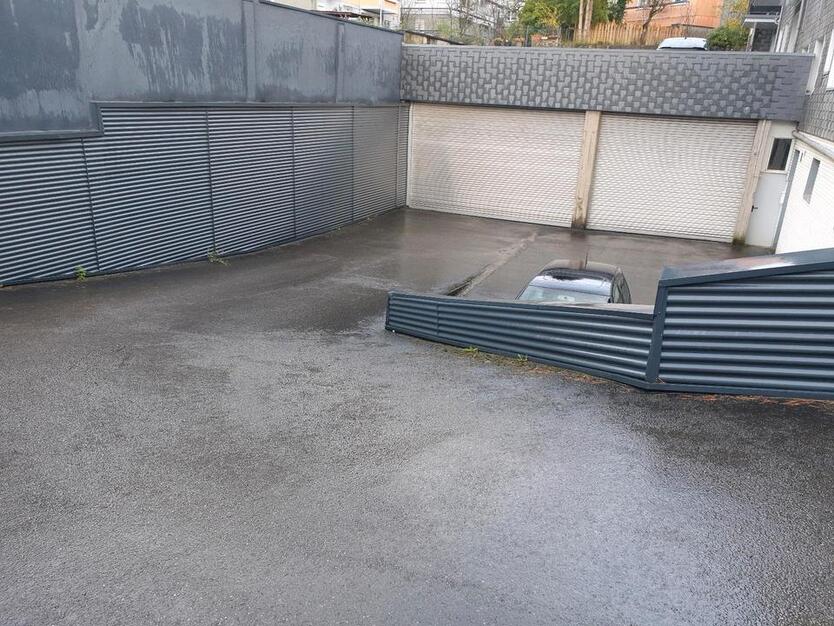 Lager mit Strom und Toilette im Zentrum von RS zimmer