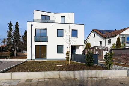 Großzügiges luxuriöses Neubau 3-Familienhaus für die ganze Familie oder als Investment am Riemer See