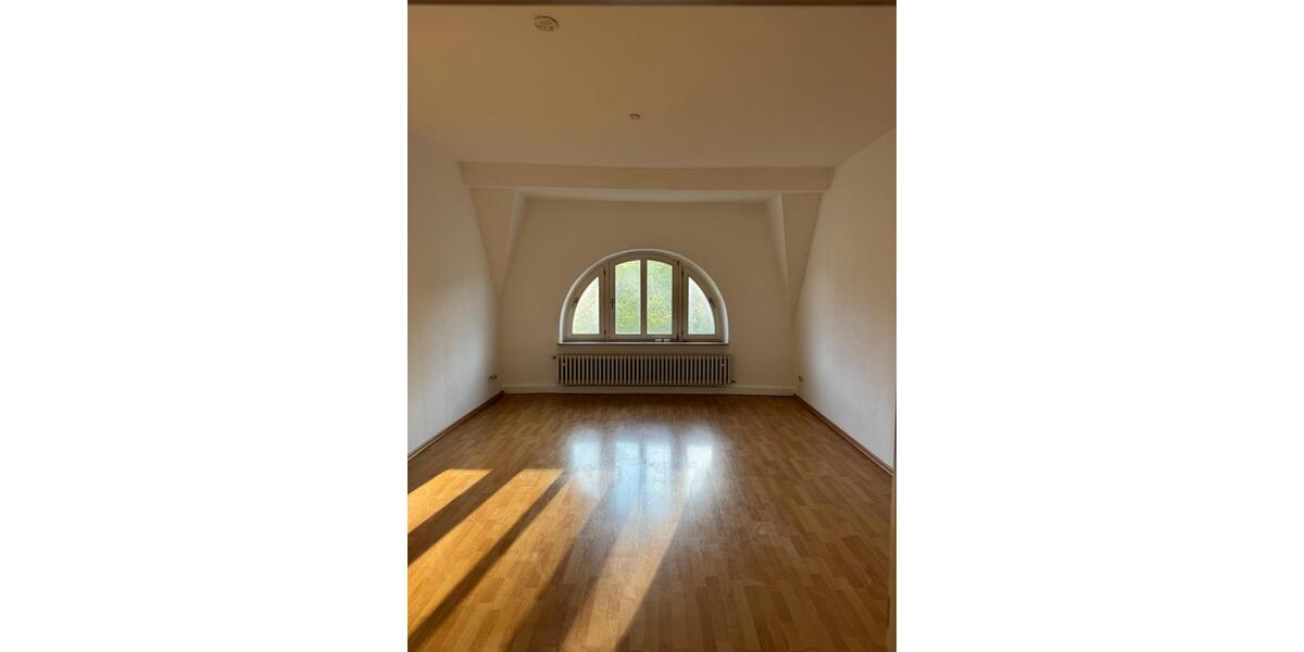 Maisonettenwohnung Essen Stadtbezirk VIII - 5 Zimmer, 140 m&sup2;, 1.190&euro; | Angebot:26681777