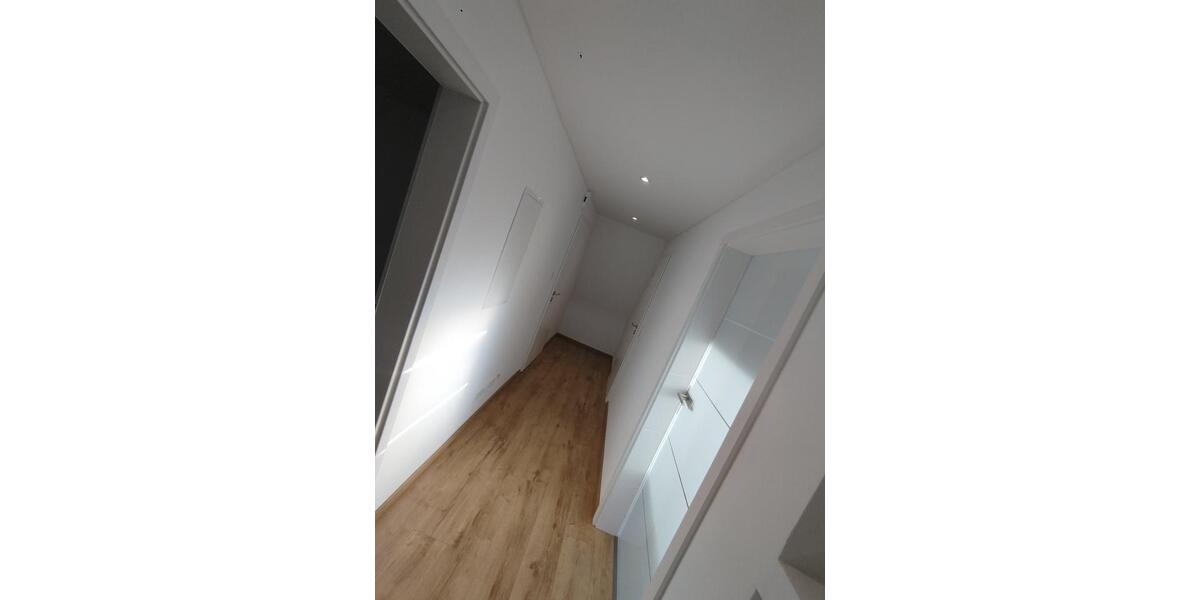 Wohnung *** Erstbezug nach vollständiger Sanierung ** 3 zimmer