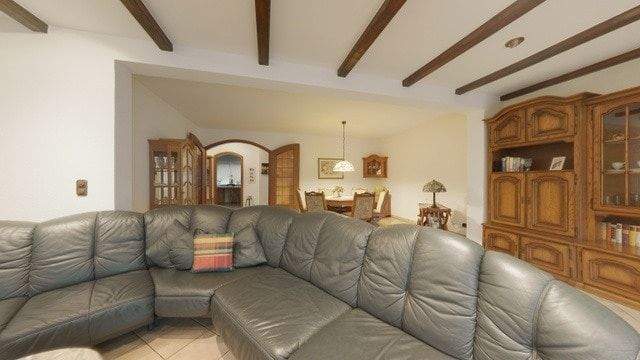 Doppelhaushälfte mit großzügigem Grundstück, Kamin und Doppelgarage 4 zimmer