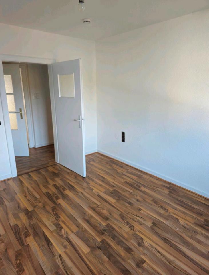 Schöne frisch renovierte Single Wohnung