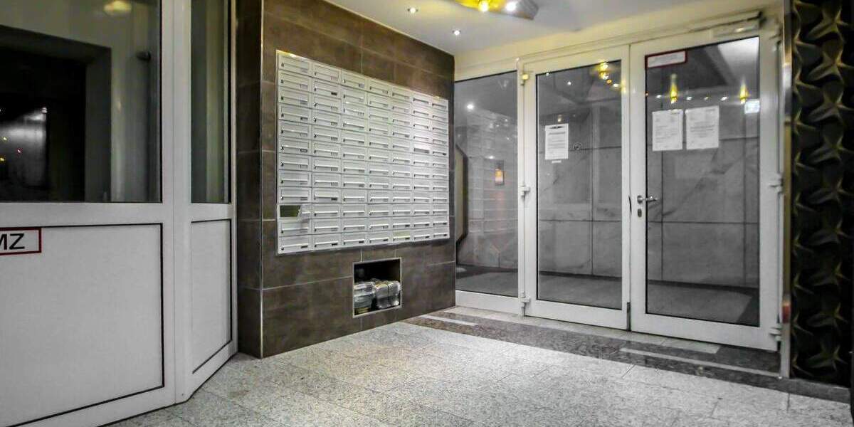 Exklusiv Wohnen in der City: 4,5 Zimmer mit Balkon - Aufzug - Tiefgarage 4 zimmer