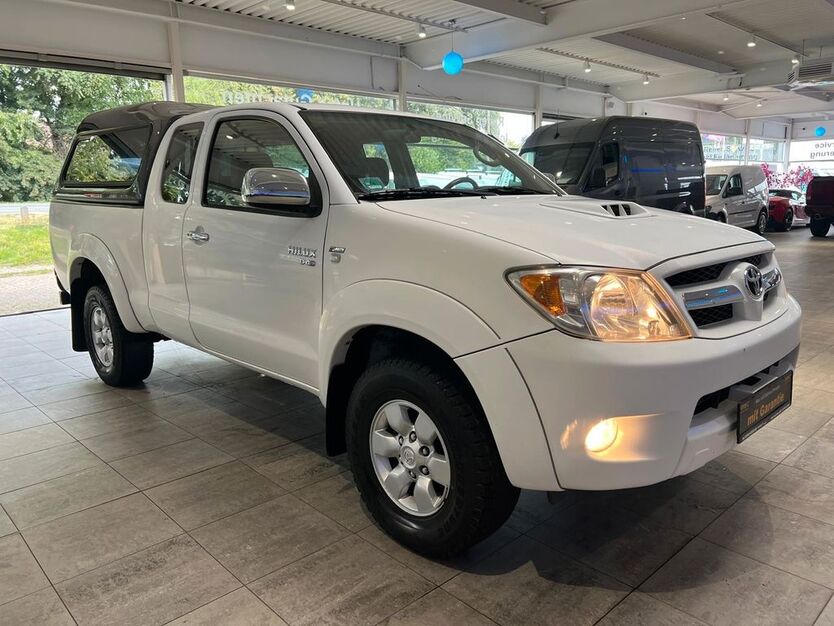 Toyota Hilux 249.000 km 14.490 € Datteln 45711