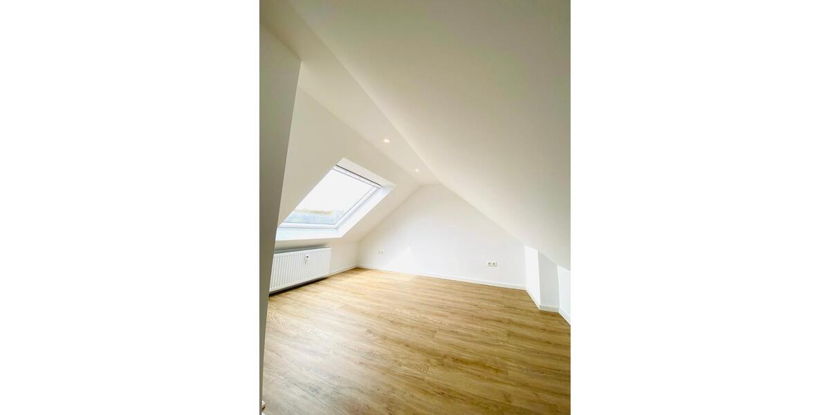 Dachgeschoßwohnung Dortmund Eving - 4 Zimmer, 115 m&sup2;, 1.100&euro; | Angebot:27580153