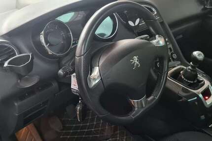 Peugeot 5008 27.000 km 6.500 € Styrum (Mülheim an der Ruhr) 45476