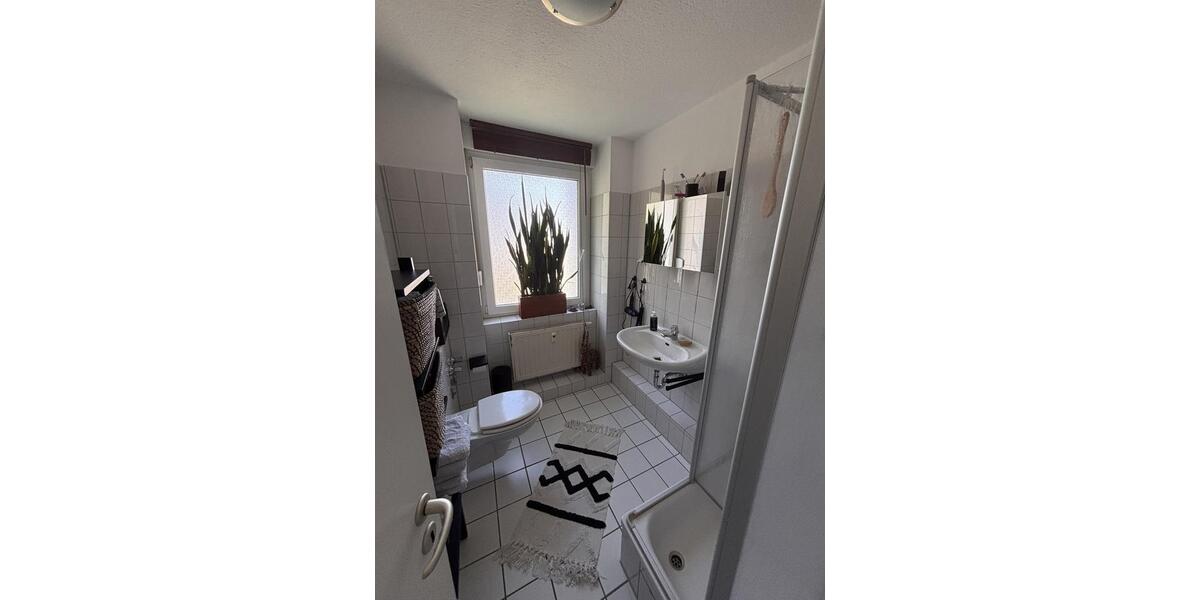 Erdgeschoßwohnung Essen Stadtbezirk III - 2.5 Zimmer, 50 m&sup2;, 434&euro; | Angebot:26389106