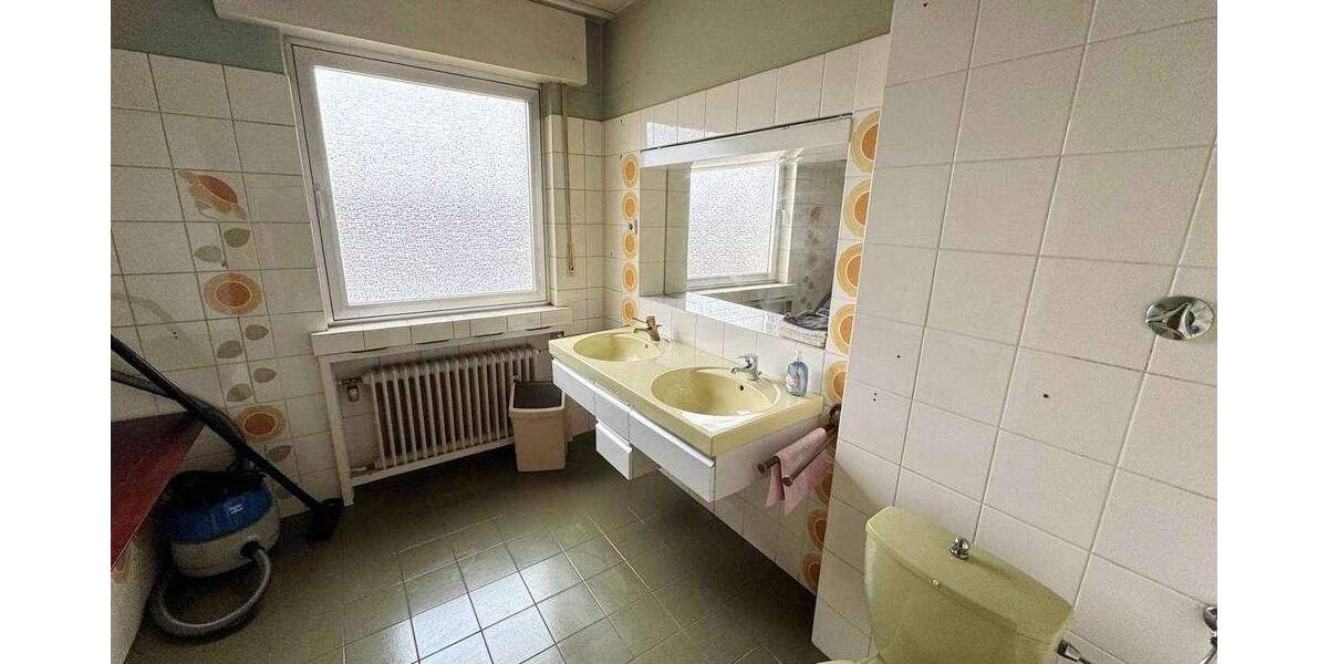 POTENZIALSTARKES BÜROHAUS MIT GARAGEN UND VIEL PLATZ IN DORTMUND BODELSCHWINGH zimmer