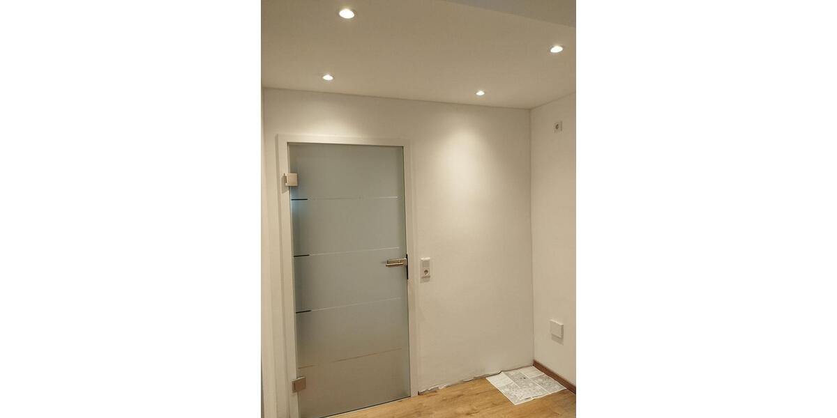 Wohnung *** Erstbezug nach vollständiger Sanierung ** 3 zimmer