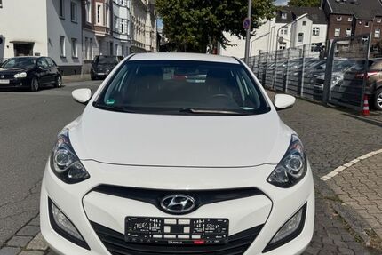 Hyundai i30 148.000 km 8.799 &euro; Gelsenkirchen 45879