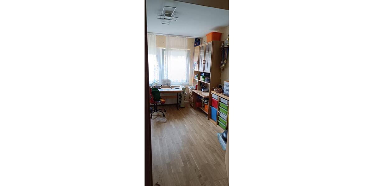 Etagenwohnung Oberhausen - 4.5 Zimmer, 92 m&sup2;, 180.000&euro; | Angebot:25257356