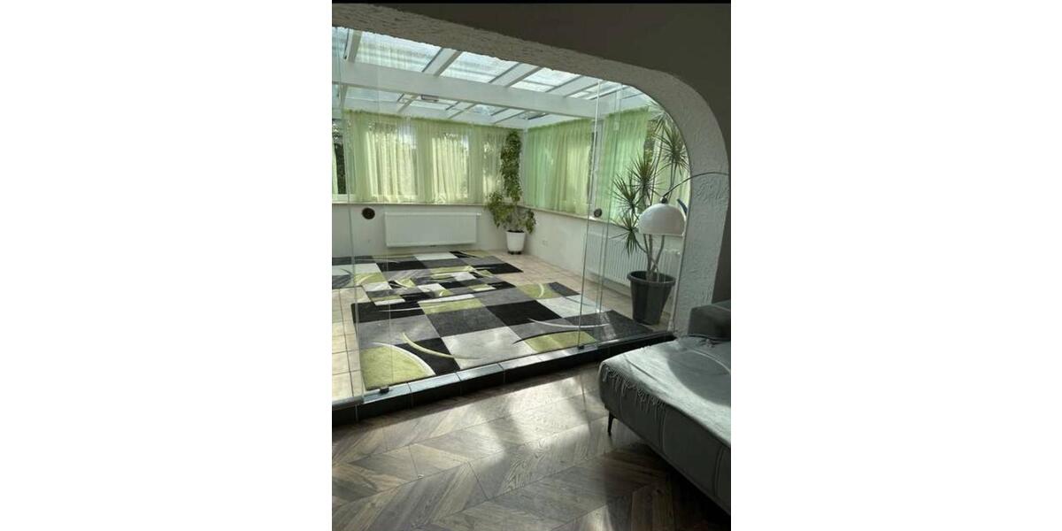 Leben im Grünen: Haus mit separater Büro- oder Wohneinheit 8 zimmer