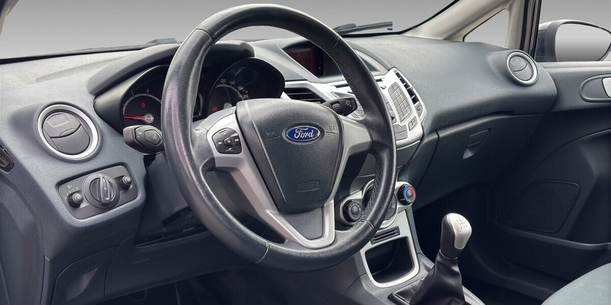 Ford Fiesta Champions Edition Klima Radio 180.817 km 2.100 &euro; Wuppertal 42327