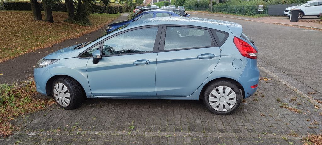 Ford Fiesta 94.000 km 3.300 € Recklinghausen 45657