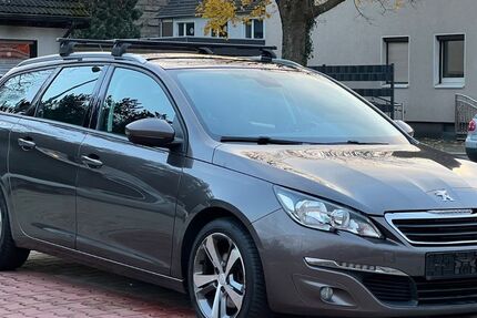 Peugeot 308 150.000 km 8.900 &euro; Essen 45356