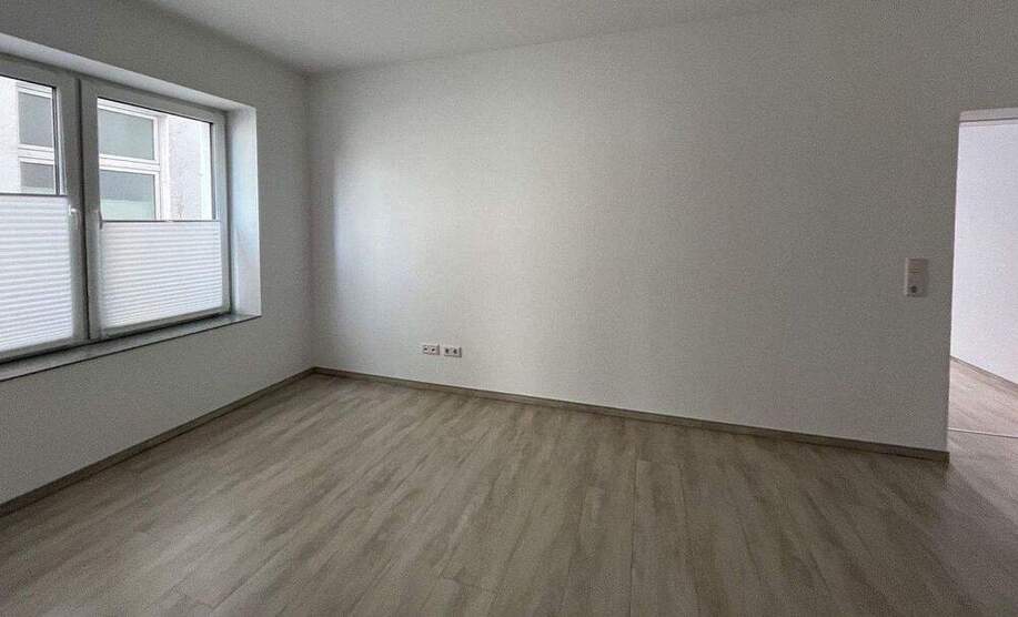Attraktive GewerbeImmobilie zur Vermietung in Hagen - Moderne Bürofläche in Top-Lage mit Aufzug und Stellplatz!