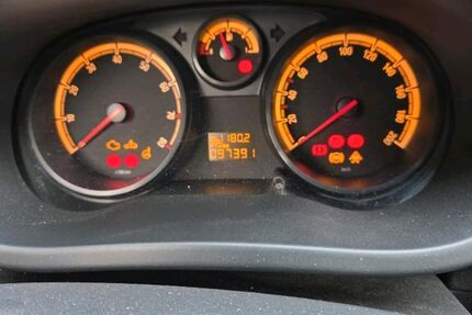 Opel Corsa 98.000 km 2.900 &euro; Essen 45138