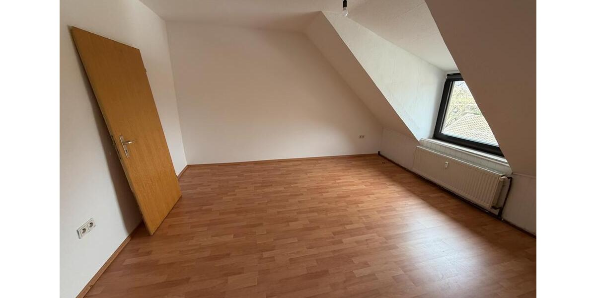 Dachgeschoßwohnung Bochum Günnigfeld - 3 Zimmer, 80 m&sup2;, 780&euro; | Angebot:25640135