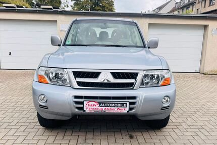 Mitsubishi Pajero 142.000 km 14.499 &euro; Essen 45356