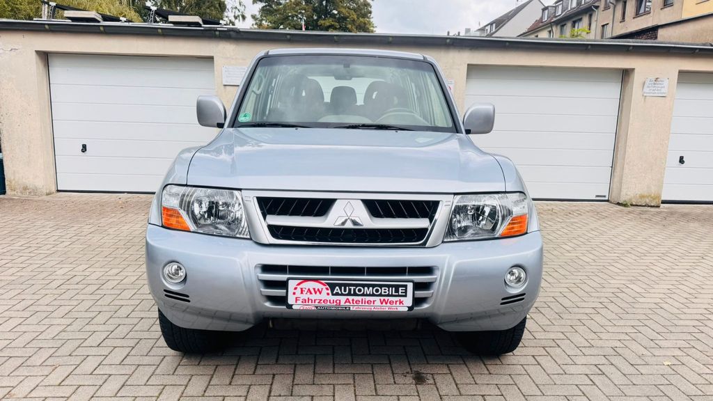 Mitsubishi Pajero 142.000 km 14.499 &euro; Essen 45356