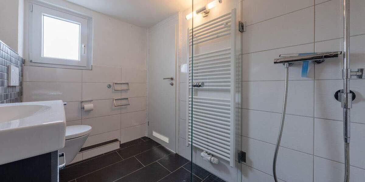 Renovierte Doppelhaushälfte mit Garten und Garage in zentrumsnaher Lage von Lünen 3 zimmer