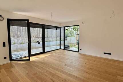 Haus zum Mieten in Pentling 2.200 € 181 m²