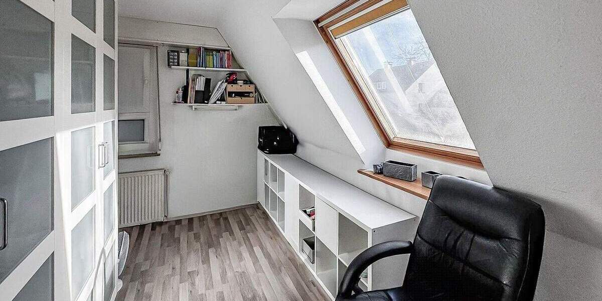 Ein- Zweifamilienhaus - Doppel- & Einzelgarage - Garten - FREIGEZOGEN 9 zimmer