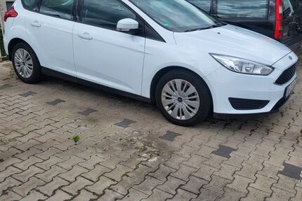 Ford Focus 52.107 km 6.789 &euro; Witten 58454