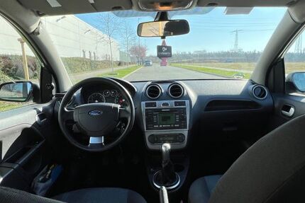 Ford Fiesta 288.000 km 1.350 &euro; Oberhausen 46119