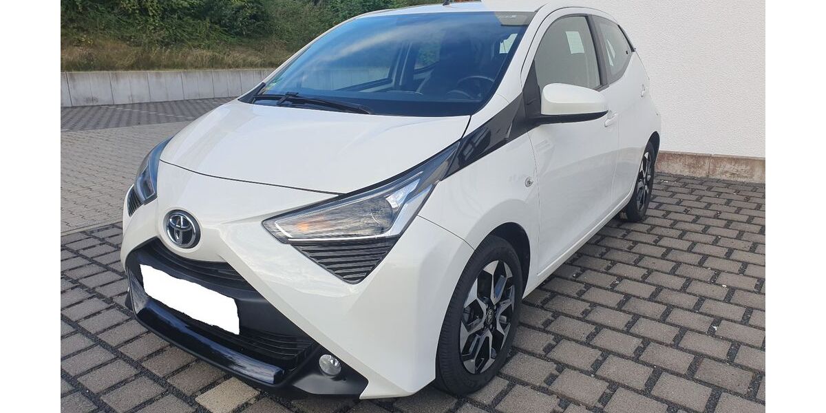 Toyota Aygo (X) 50.476 km 9.350 &euro; Velbert 42551