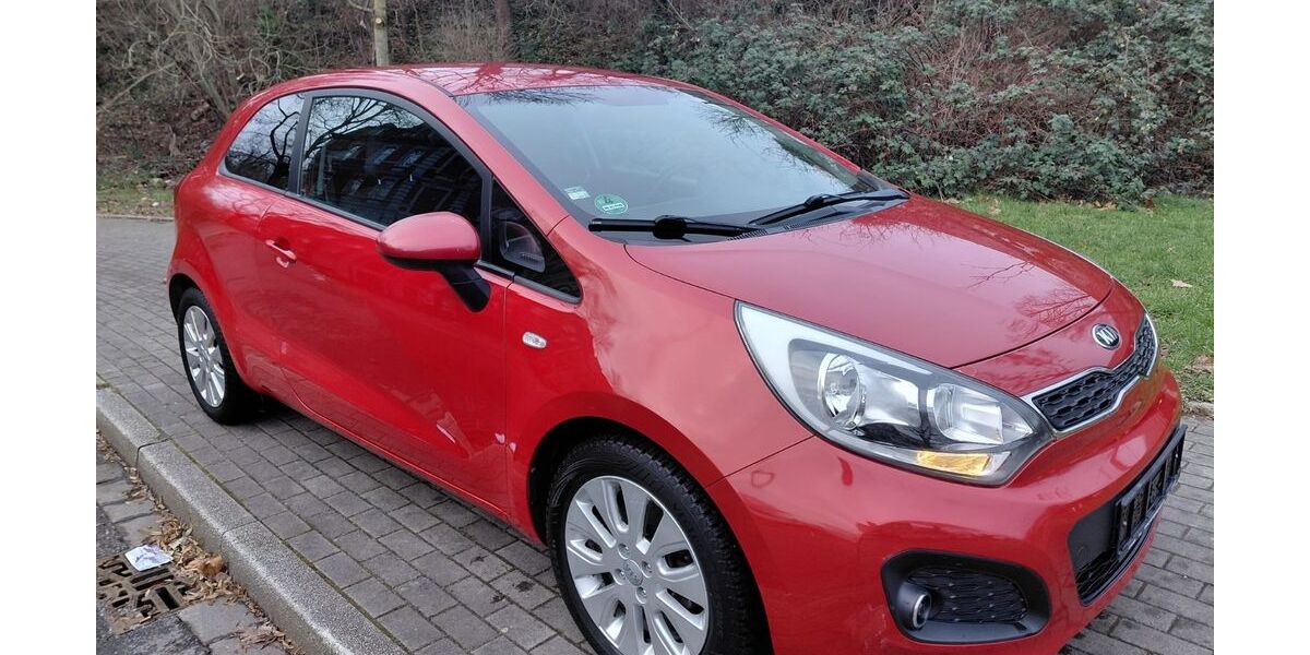 Kia Rio 129.000 km 2.999 &euro; Gelsenkirchen 45889