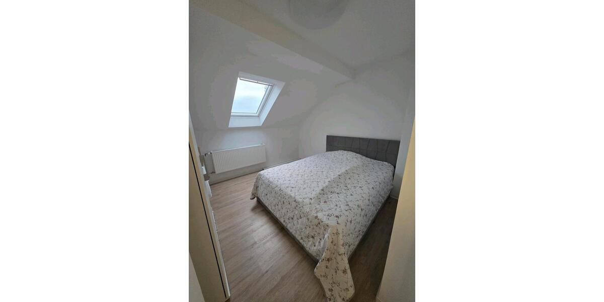 Dachgeschoßwohnung Wuppertal Gemarkung Langerfeld - 5 Zimmer, 120 m&sup2;, 230.000&euro; | Angebot:22881440