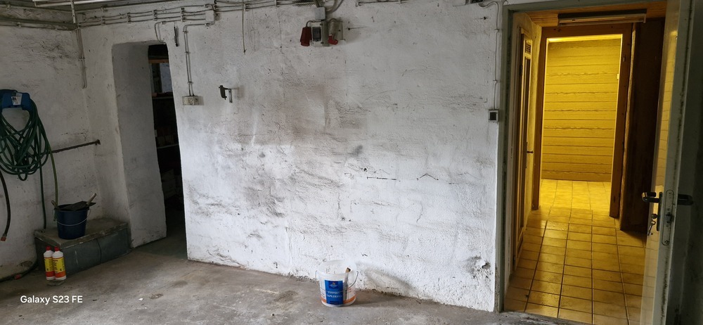 1-Fam. Haus mit Einliegerwohnung und Garagenhof zimmer