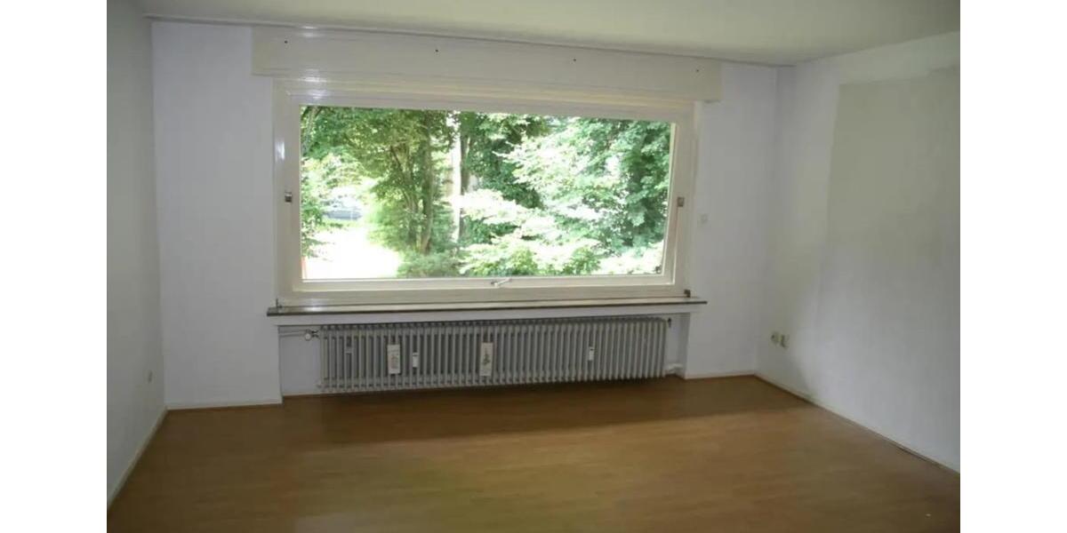 Wohnhaus mit aktuell zwei Wohnungen, einem Gästezimmer und Keller zimmer