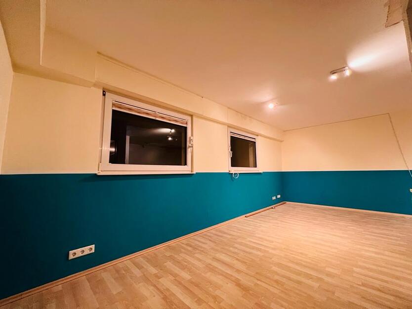 BÜRO33qm*TOP Lage Frankenstr.BREDENEY*Stark befahren+Fensterfront zimmer