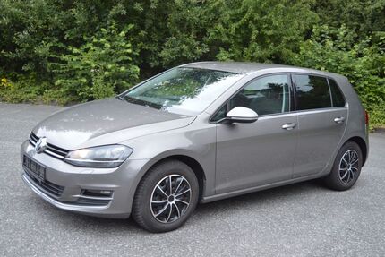 VW Golf 228.000 km 7.499 &euro; Wuppertal 42279
