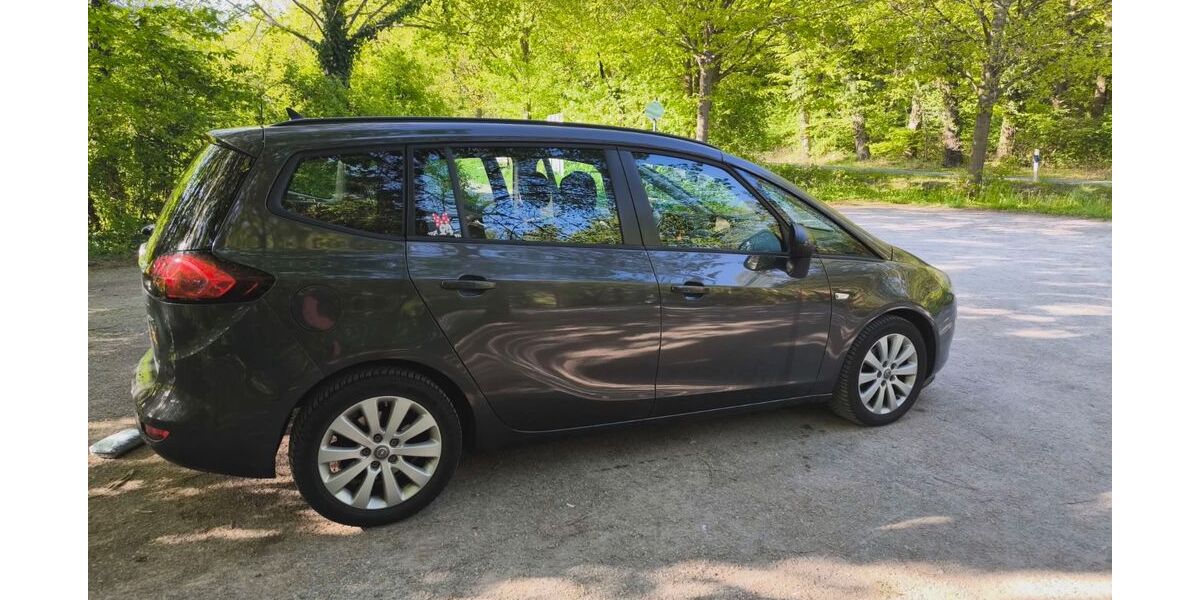 Opel Zafira Tourer 131.657 km 9.000 &euro; castrop Rauxel 44581