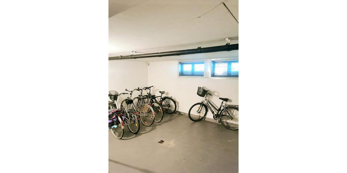 Provisionsfreie 3,5-Z.-Whg mit Loggia, Garage & Gem.-garten 3.5 zimmer