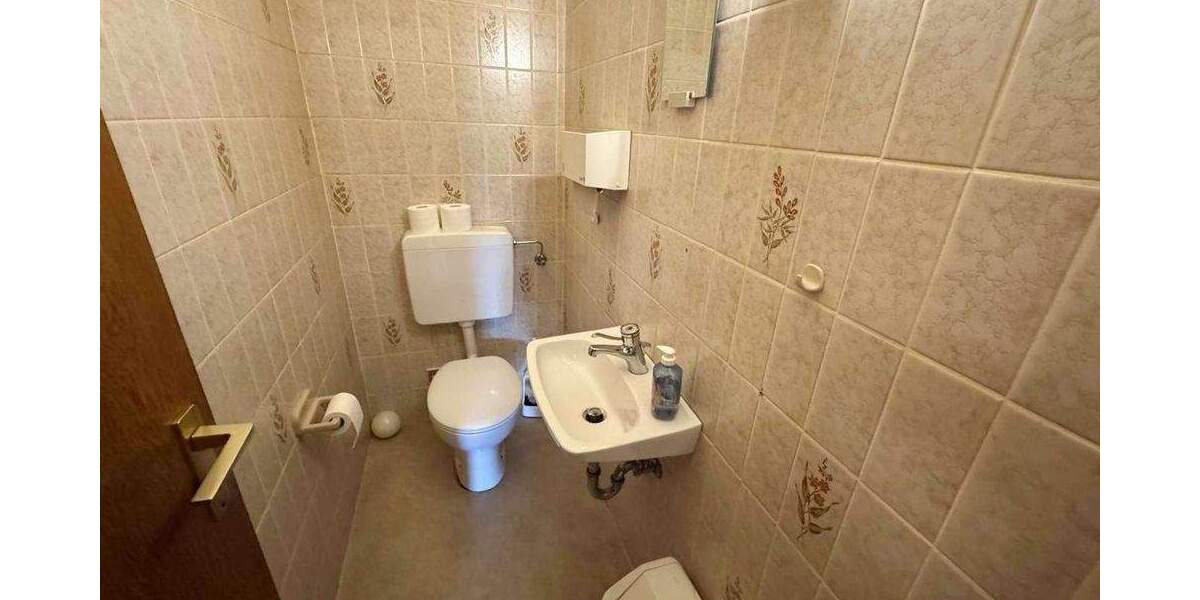 POTENZIALSTARKES BÜROHAUS MIT GARAGEN UND VIEL PLATZ IN DORTMUND BODELSCHWINGH zimmer