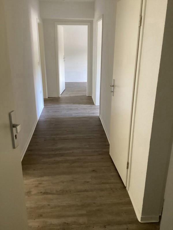 Helle 3 Zimmerwohnung mit Balkon im Hochparterre zimmer