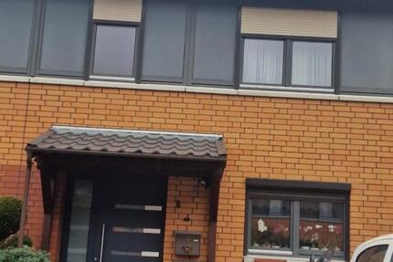 Modernisiertes Reihenmittelhaus mit Garten und ausgebaute Dacheta zimmer