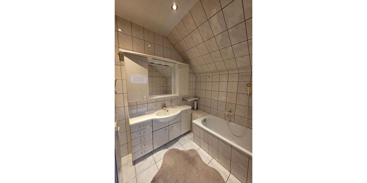 Reihenhaus Essen Stadtbezirk V - 3 Zimmer, 67 m&sup2;, 1.000&euro; | Angebot:25176393