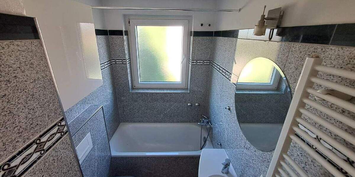 Zweifamilienhaus in ruhiger Lage und großzügigem Grundstück 7 zimmer