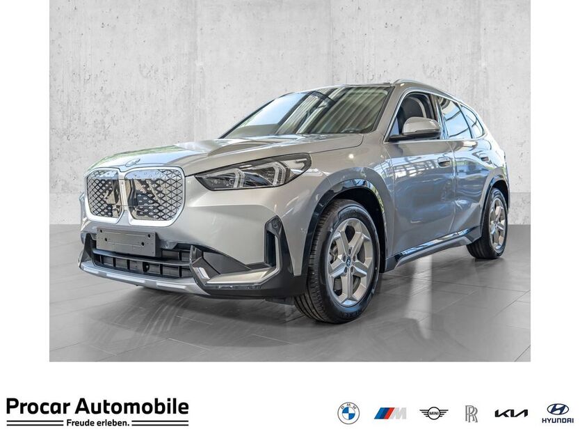 BMW iX1 5.900 km 49.990 € Unna 59425